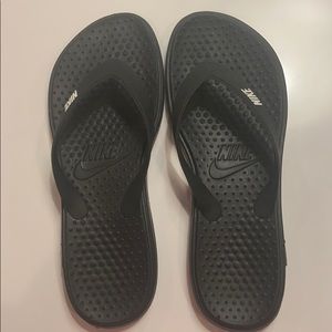 Nike flip flops
